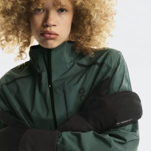 Winter Run Glove Magnet